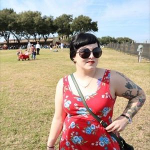 Meet your Posher, Julie